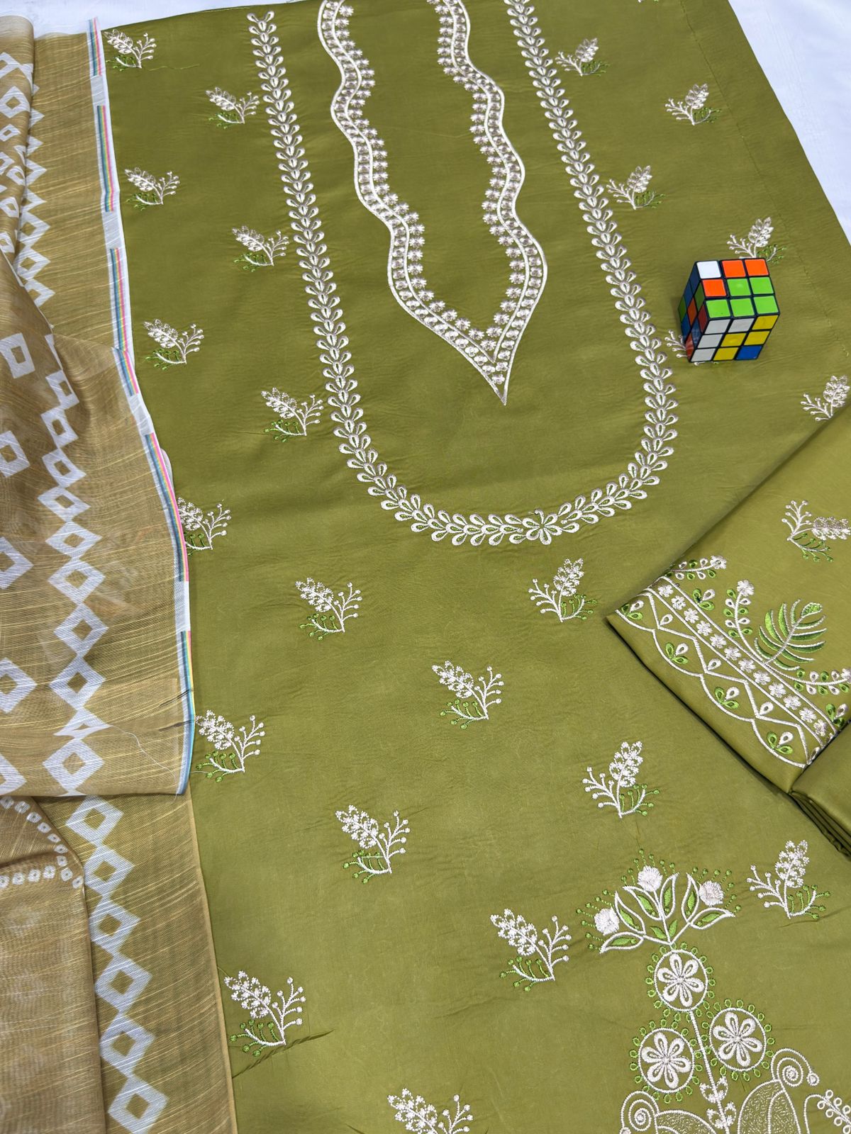 Lawn, Best Quality Pure 💯 Airjet Lawn 90/70 Stuff*