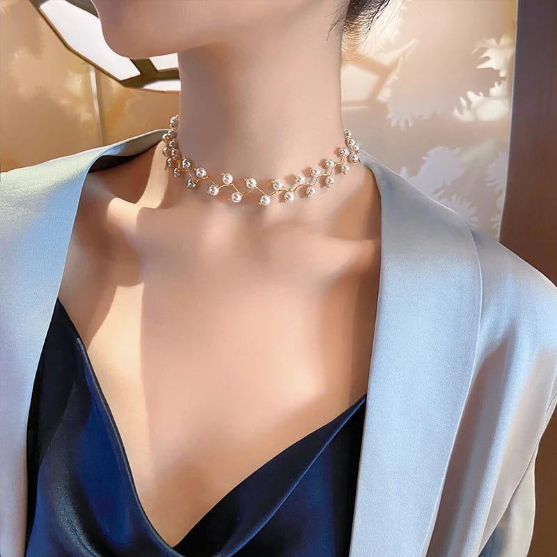 TRENDY NECK CHOKER.
