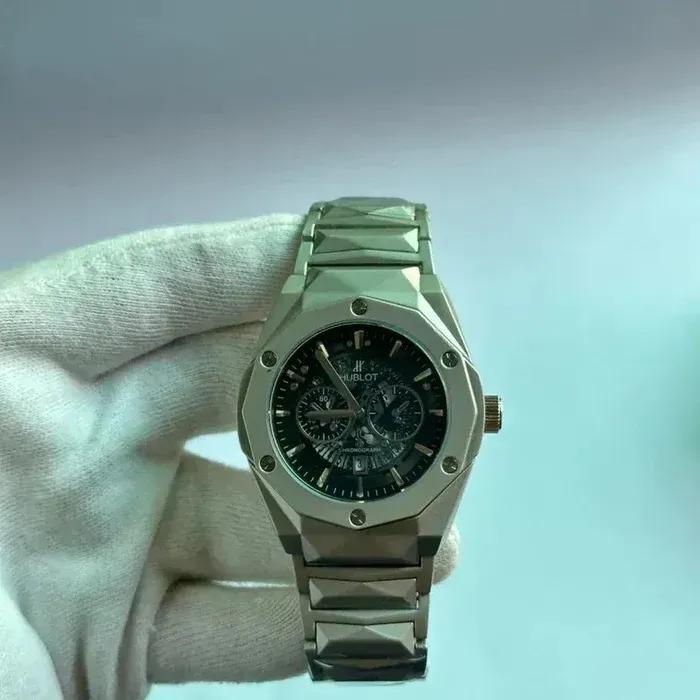 Men's Quartz chain strap watch - Water resistant