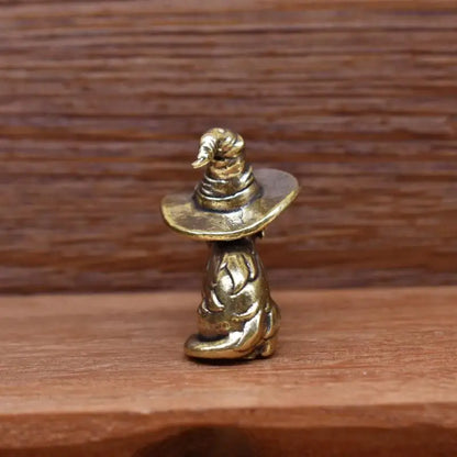 Decorative Small Brass Kitten Statue, Retro sorcerer Cat Miniature for Unique Home Decor.
