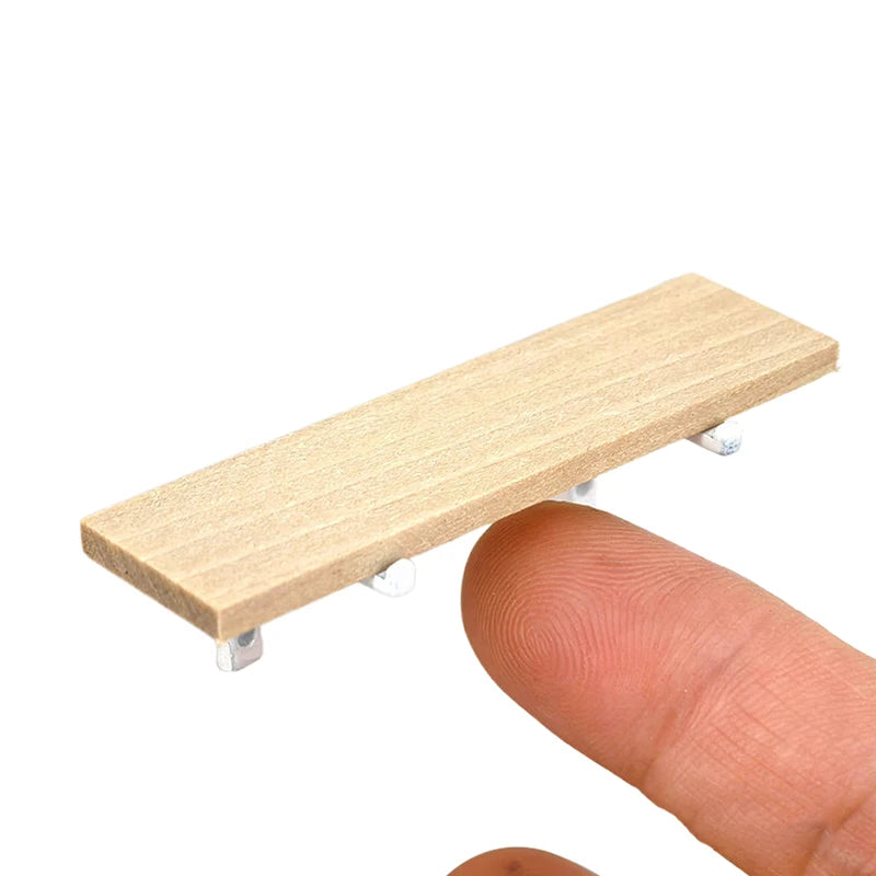 Decorative Wooden Wall Showcase for 1:12 Doll House Furniture, Miniature Storage Rack Toy.