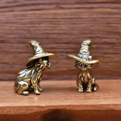Decorative Small Brass Kitten Statue, Retro sorcerer Cat Miniature for Unique Home Decor.