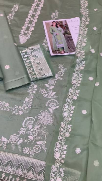 Zarqash, Fine Quality Lawn with Chiffon Embroidered Dopatta, 3 Pcs Suit