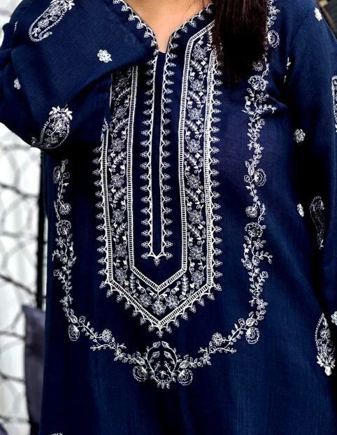 URGE : PURE LAWN 2PC EMBROIDERED