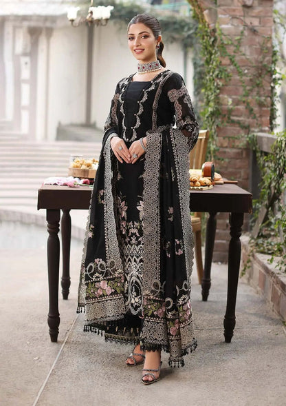KAHF, WEAR BY THE GORGEOUS ACTRESS KINZA HASHMI