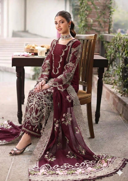 KAHF, WEAR BY THE GORGEOUS ACTRESS KINZA HASHMI
