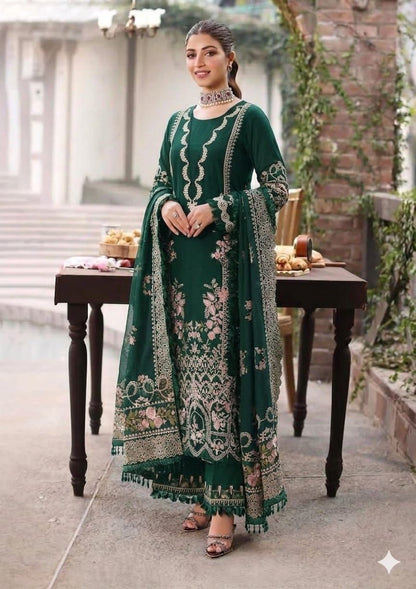 KAHF, WEAR BY THE GORGEOUS ACTRESS KINZA HASHMI