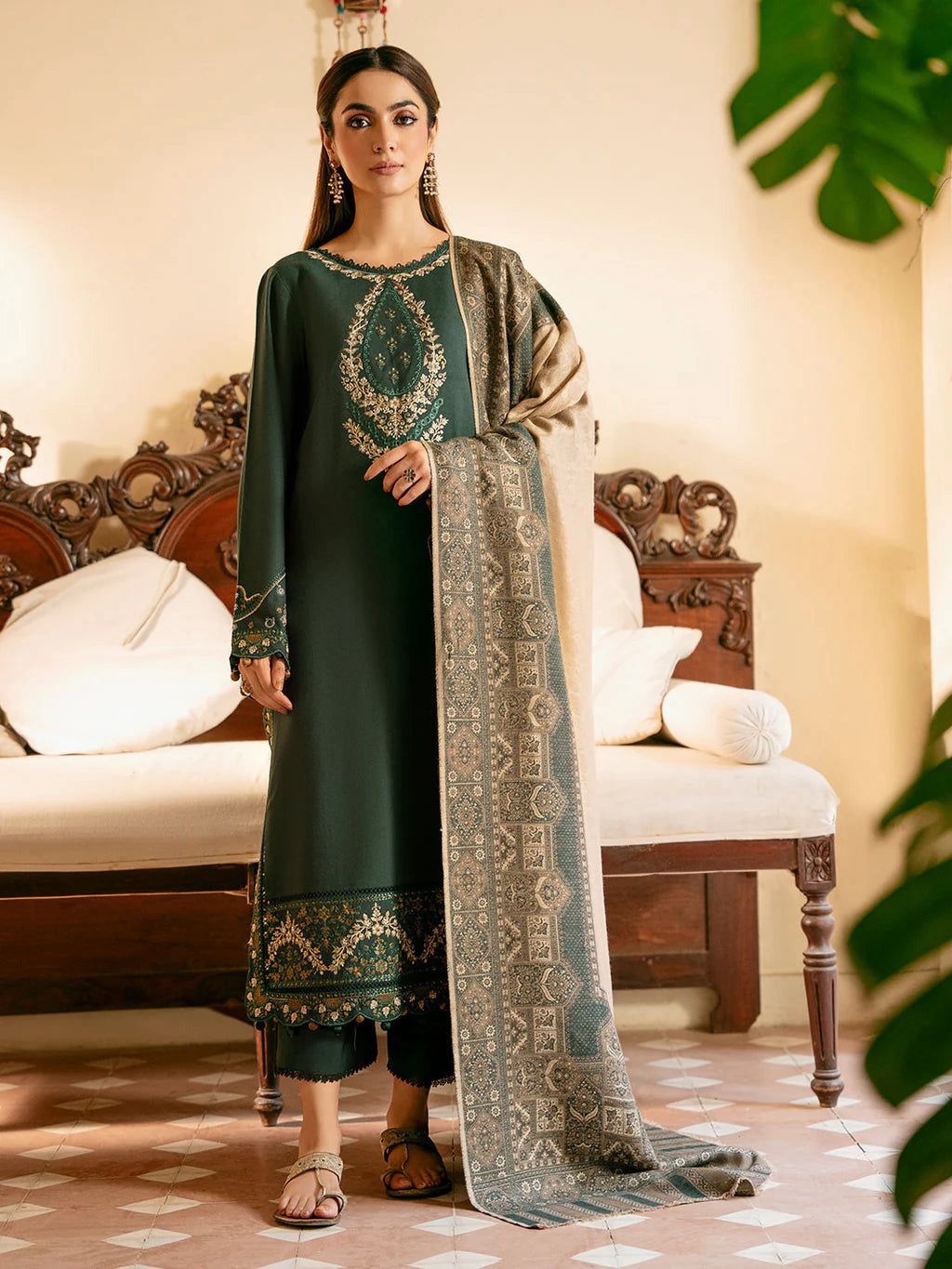 Izel* Available In *Lawn* Fabric 3pc!