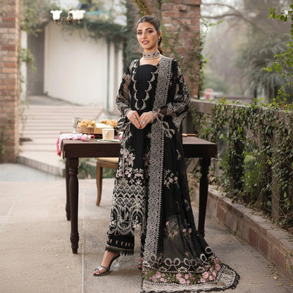 KAHF, WEAR BY THE GORGEOUS ACTRESS KINZA HASHMI