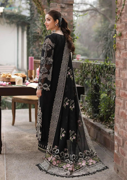 KAHF, WEAR BY THE GORGEOUS ACTRESS KINZA HASHMI