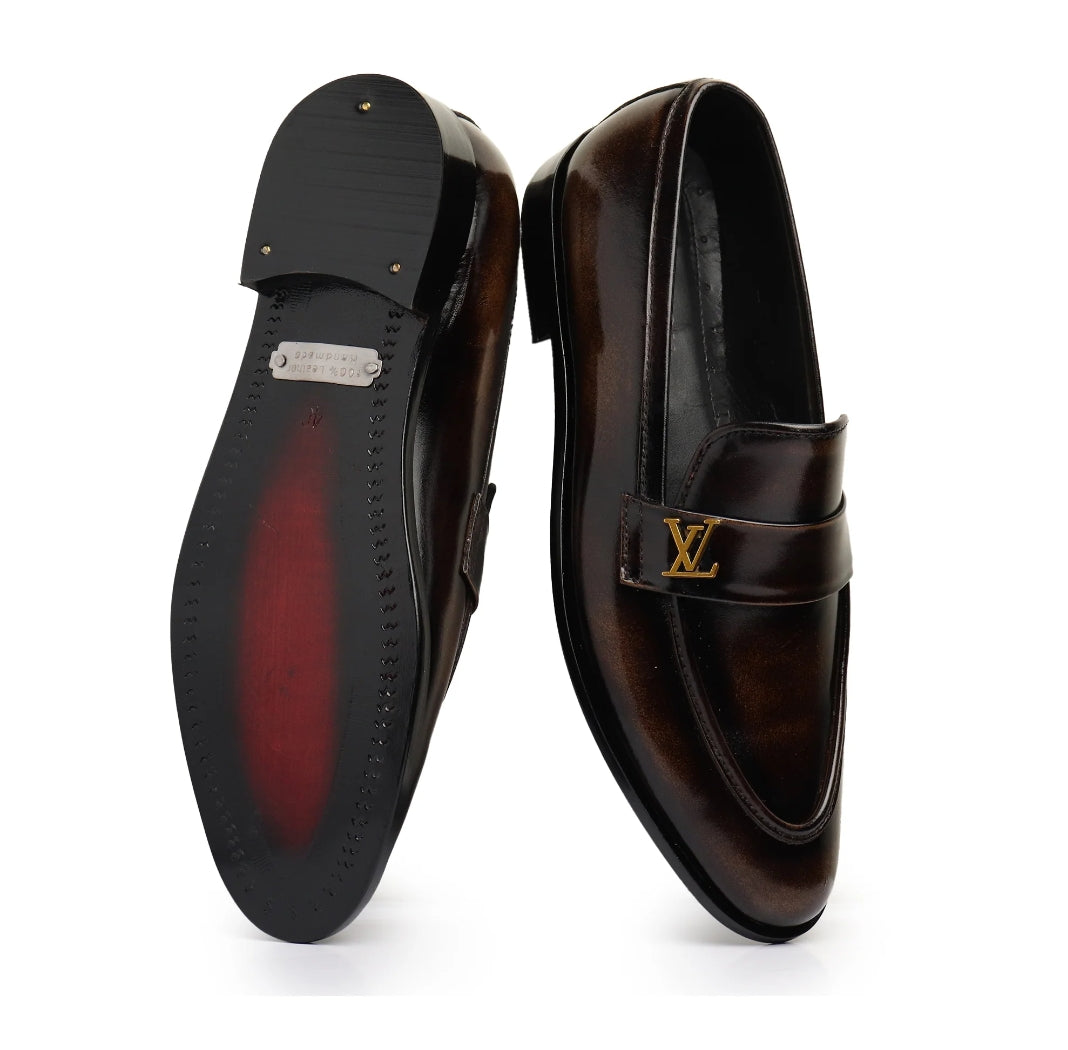 Side V leather shoes