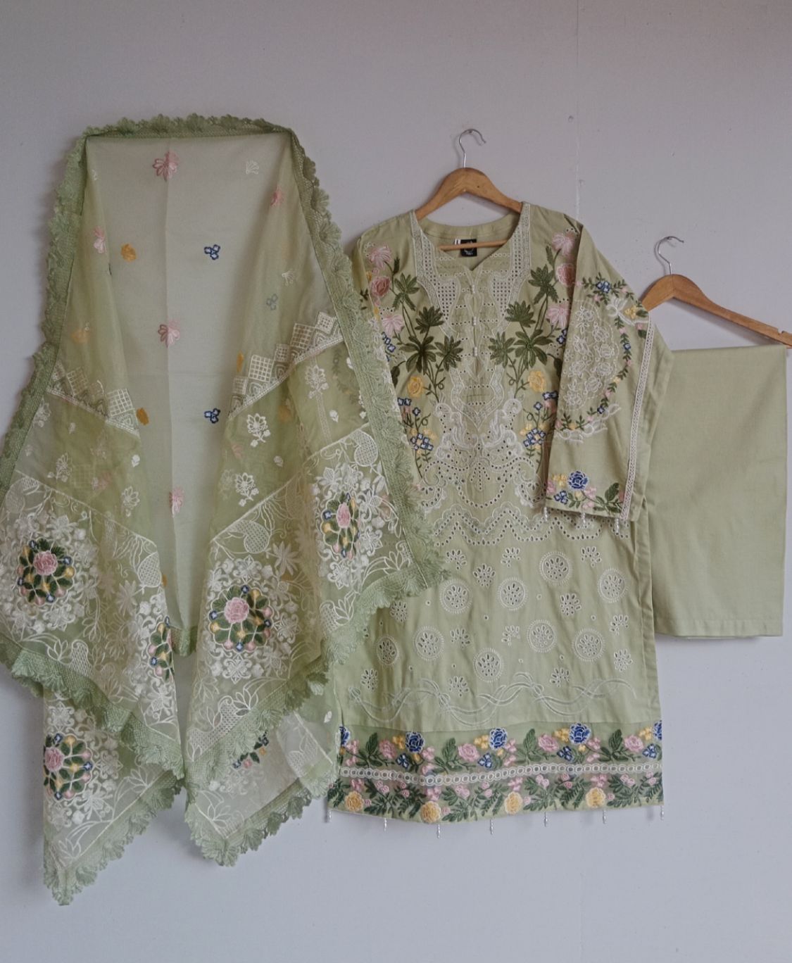 MARYAM HUSSAIN LAWN
