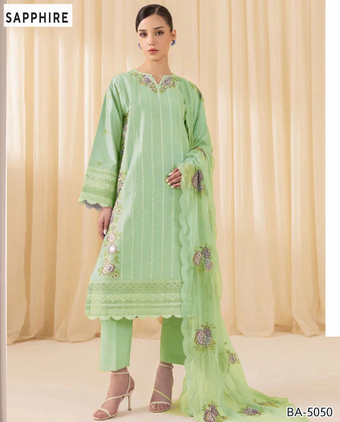 BANADORA LAWN 100-100*
3pc embroidered**Neck,Daman patch embroidered*