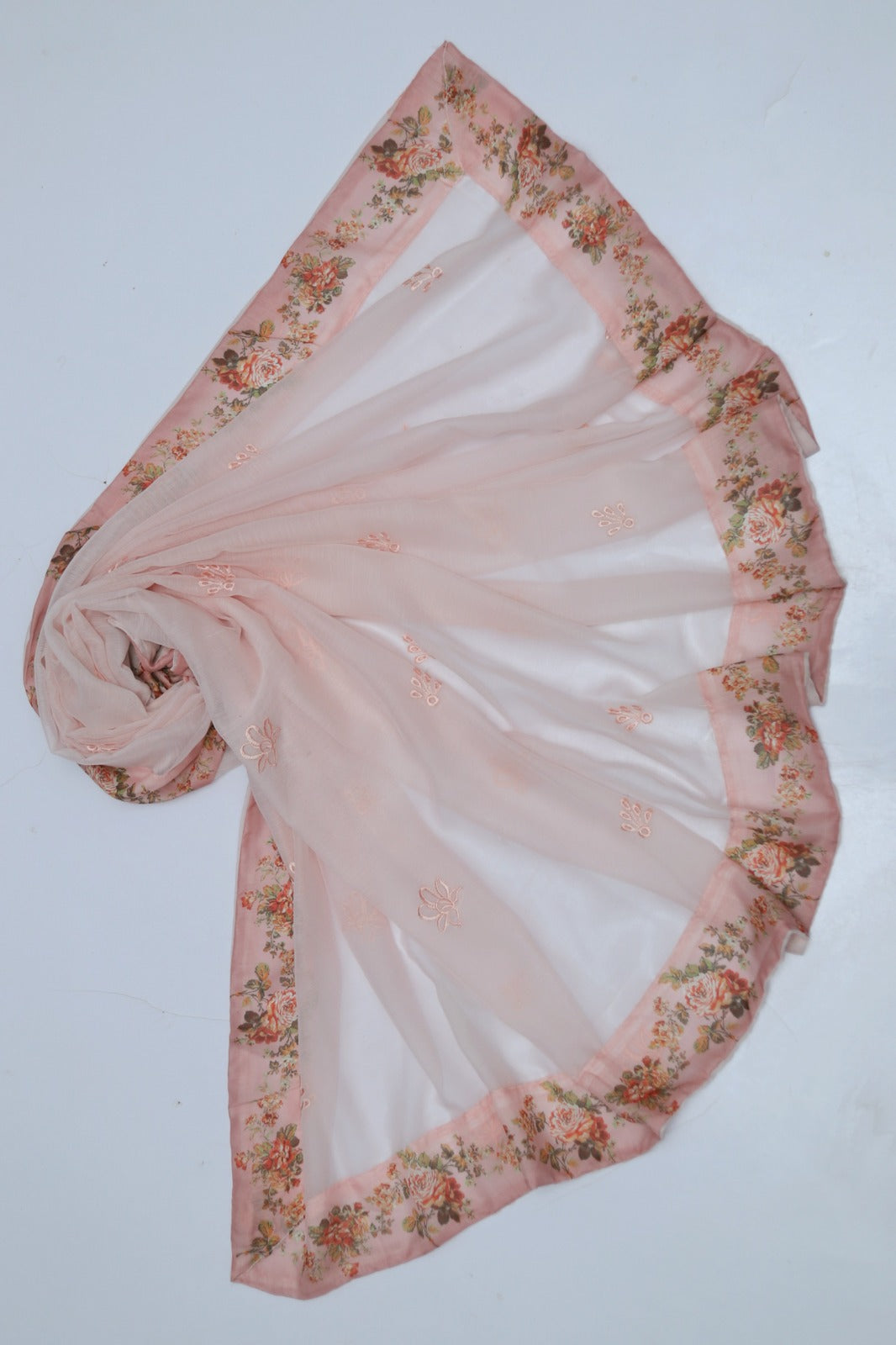 SUMMER COLLECTION 2026**LAWN Fabric* 3Pc