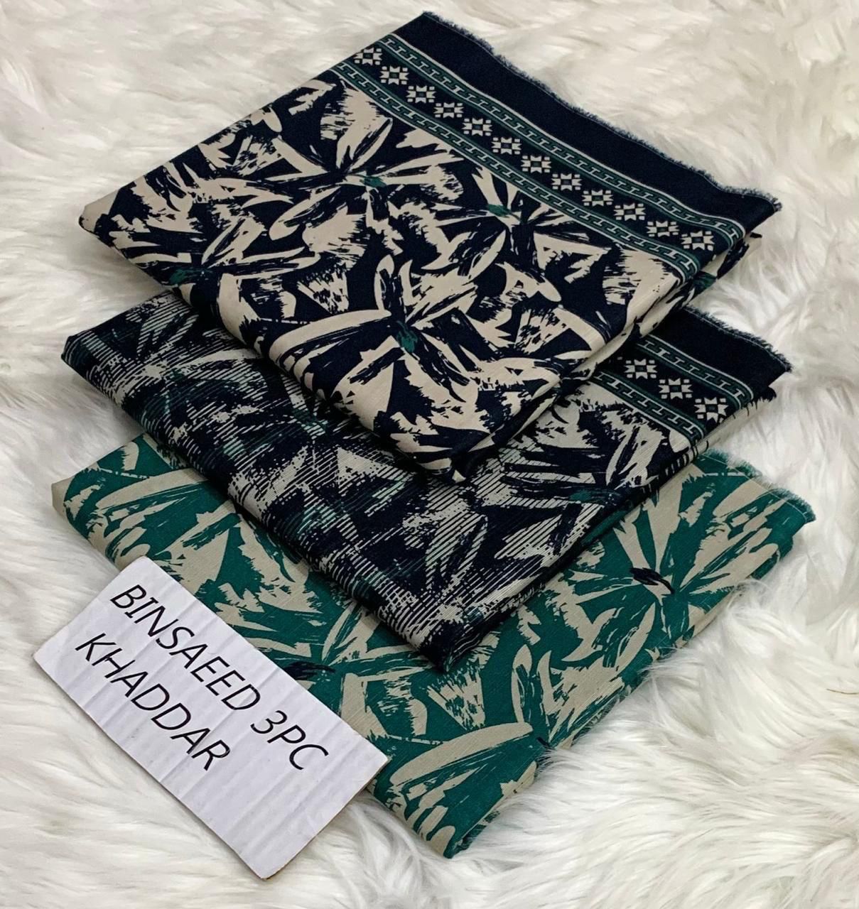 Ladies winter collection printed Karandi (Dupatta, shirt, trouser, 3Pcs)