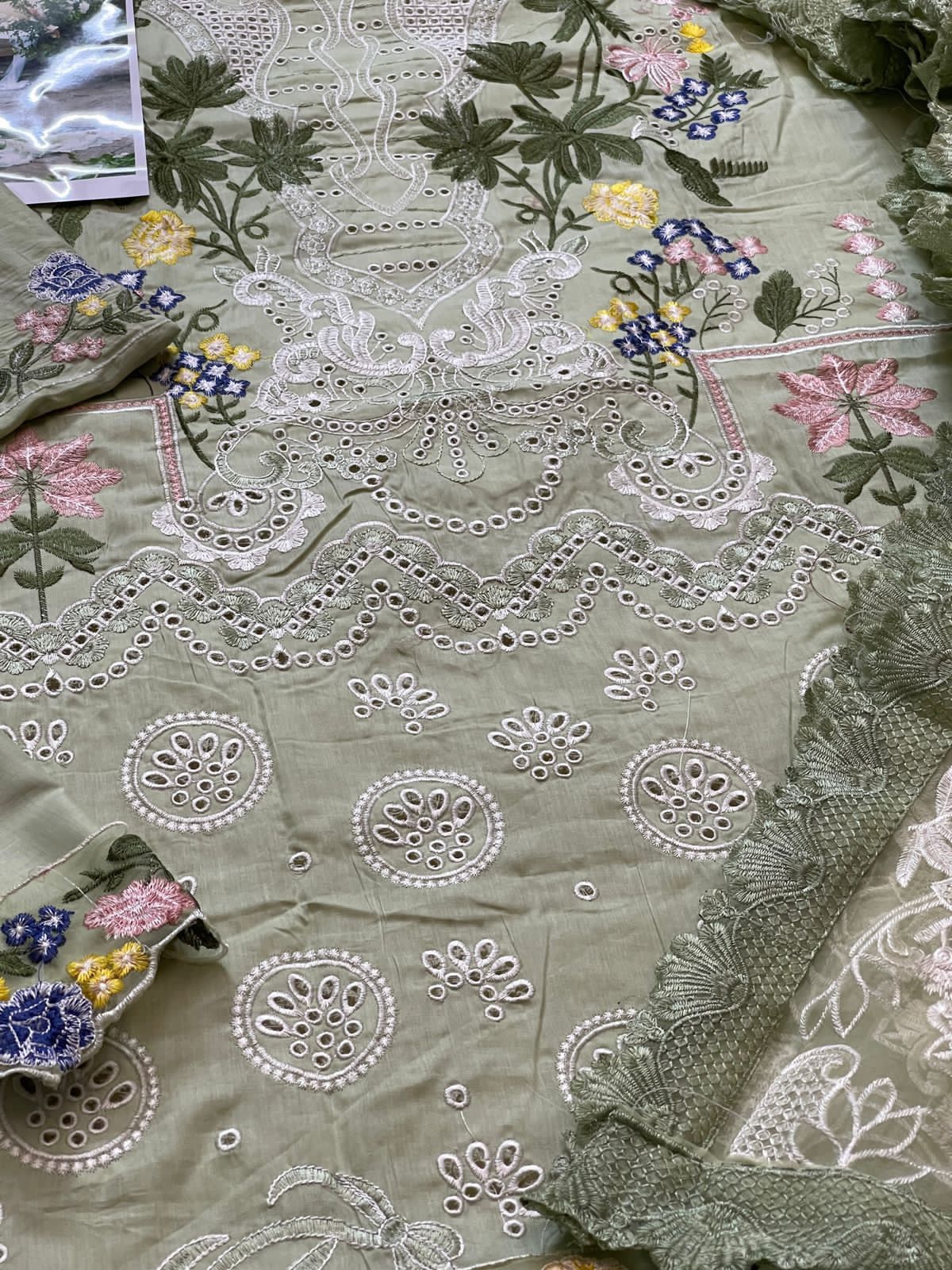 MARYAM HUSSAIN LAWN