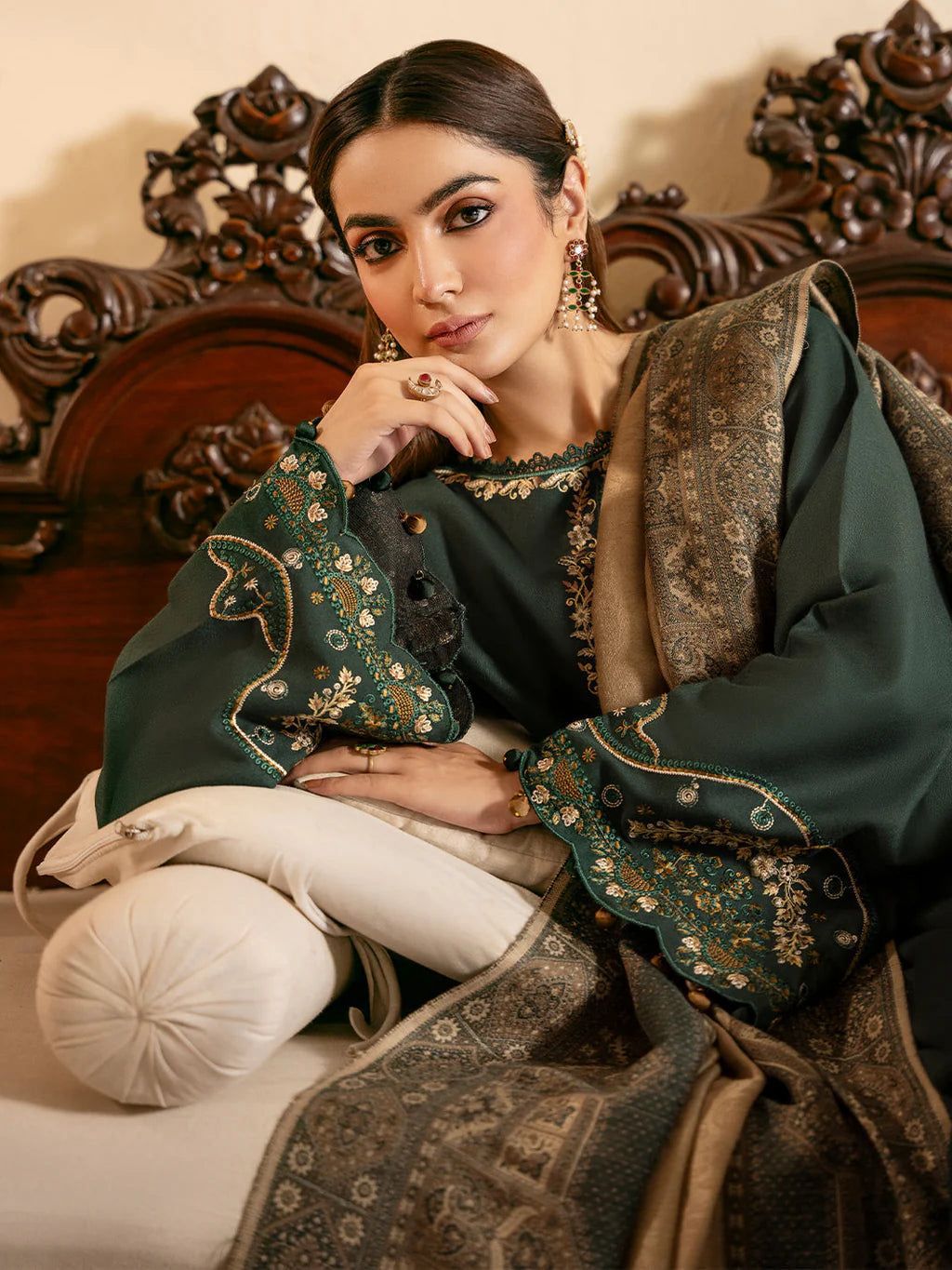 Izel* Available In *Lawn* Fabric 3pc!