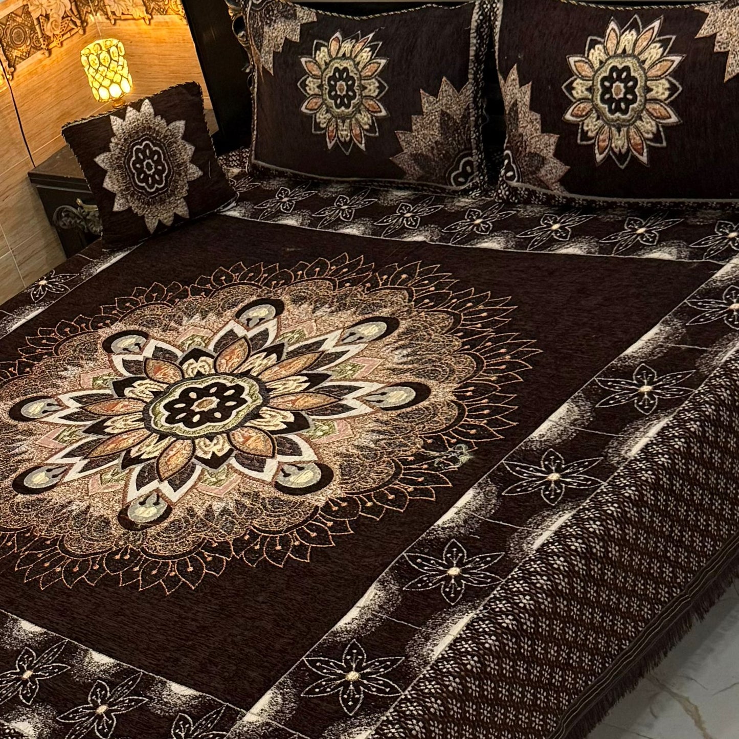 Velvet 4Pcs Jaquard Bedsheet*

King Size