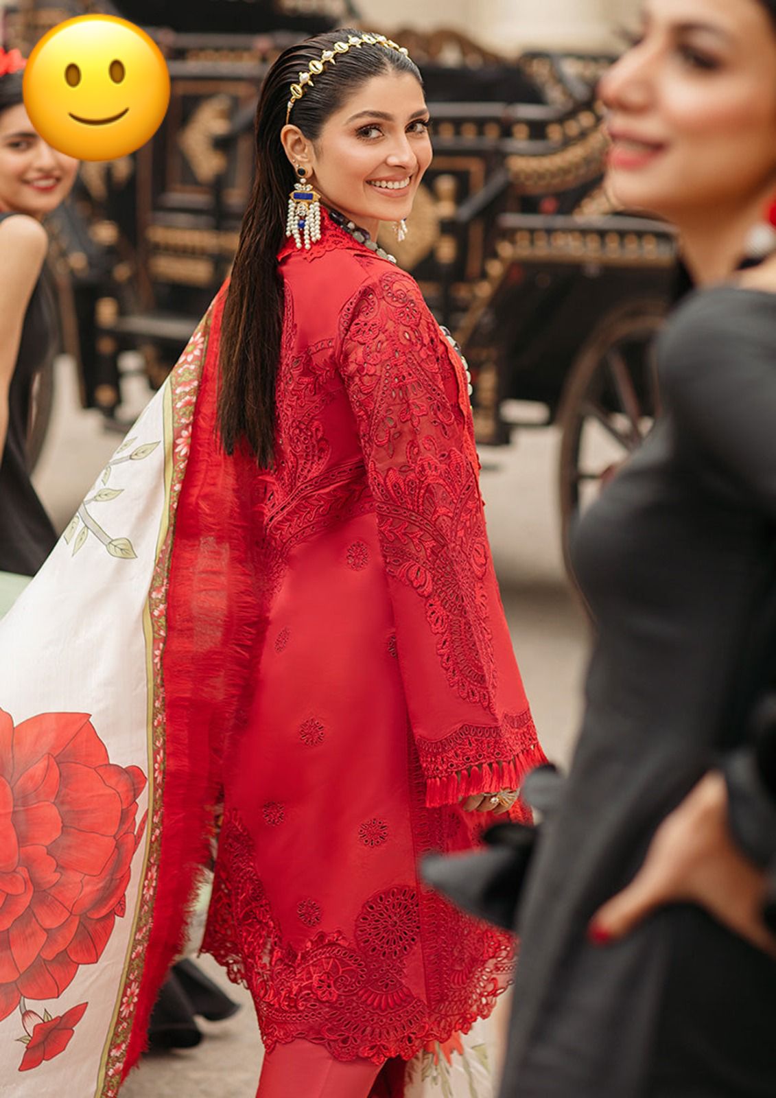 Mushq, Valentina MSL04-22
Fabric: Lawn & Silk