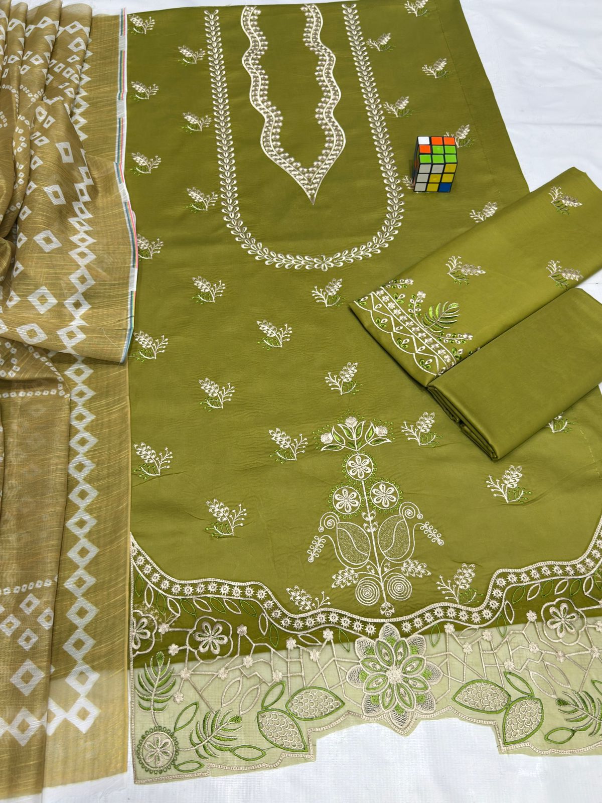 Lawn, Best Quality Pure 💯 Airjet Lawn 90/70 Stuff*