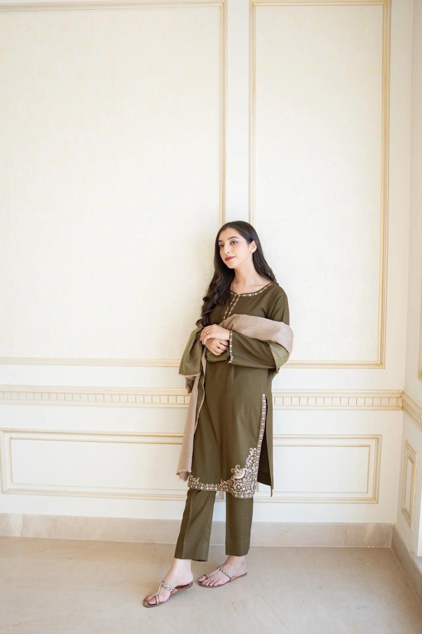 URGE, AIR JET 90/70 LAWN EMBROIDERED COLLECTION
