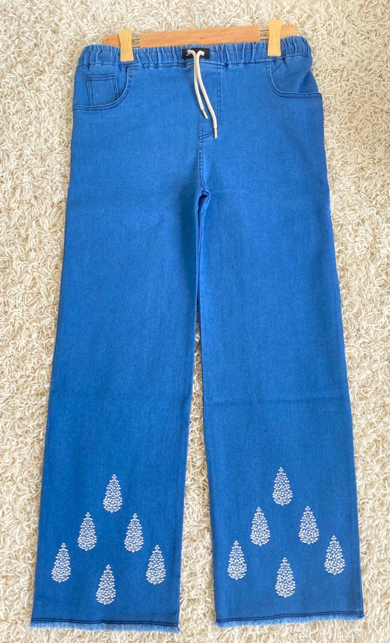 💫 *New Embroidery baggy style denim jeans* ✨