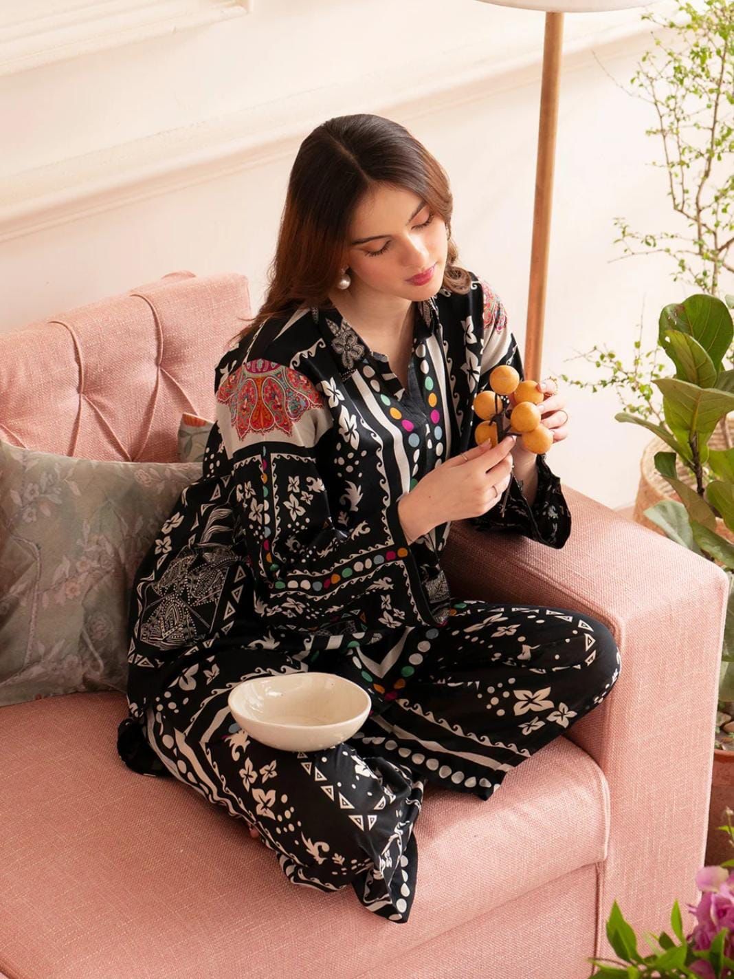 Mahnur,02PCS unstitched suit, lawn 90/88*